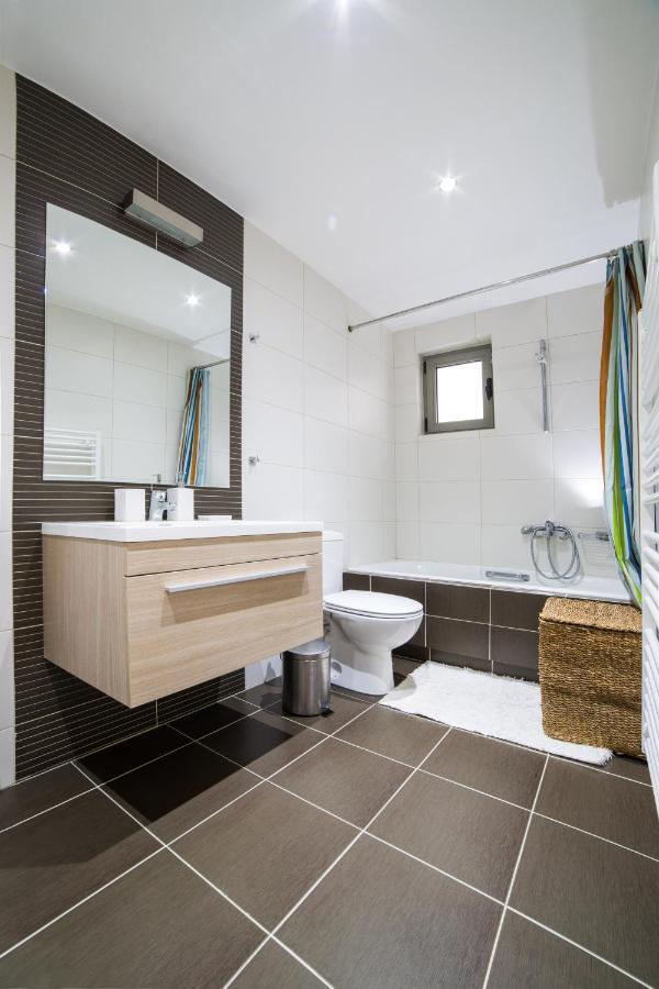 Lovely New Βuild Flat Near Metro - Free Parking Атина Екстериор снимка