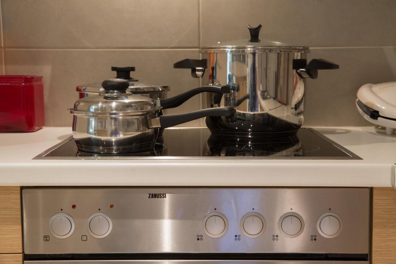Lovely New Βuild Flat Near Metro - Free Parking Атина Екстериор снимка